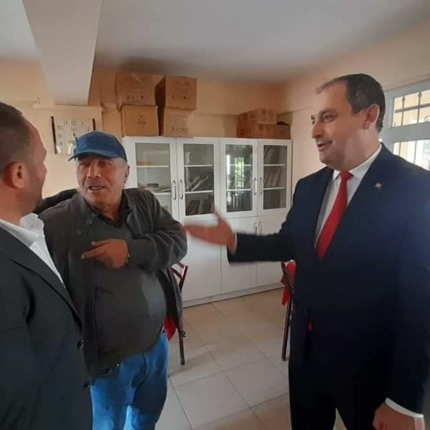 CYaylak's tweet photo. Bugün İlçe Başkanımız Sn Salim Sayar, Milletvekili Adayımız Sn Celalettin Yaylak, İlçe Yöneticilerimiz Ve Kaçep Başkanımız Ve Yönetimiyle Birlikte Yenikent Mahallemizi Karış Karış Gezerek Vatandaşlarımızı Ve Pazar Esnafımızı Ziyaret Ettik Hayırlı İşler Diledik. https://t.co/nRWYJrh2Uz