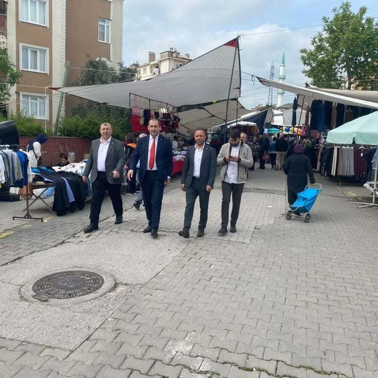 CYaylak's tweet photo. Bugün İlçe Başkanımız Sn Salim Sayar, Milletvekili Adayımız Sn Celalettin Yaylak, İlçe Yöneticilerimiz Ve Kaçep Başkanımız Ve Yönetimiyle Birlikte Yenikent Mahallemizi Karış Karış Gezerek Vatandaşlarımızı Ve Pazar Esnafımızı Ziyaret Ettik Hayırlı İşler Diledik. https://t.co/nRWYJrh2Uz