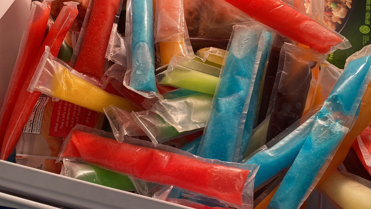 MADIKOTZ's tweet image. the amount of popsicles i’ve had in the span of 2 days is concerning. like they shouldn’t be so good 💀💀