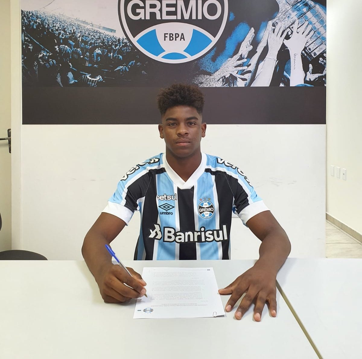 FBI Tricolor on X: Wesley, jogador do Grêmio que está emprestado