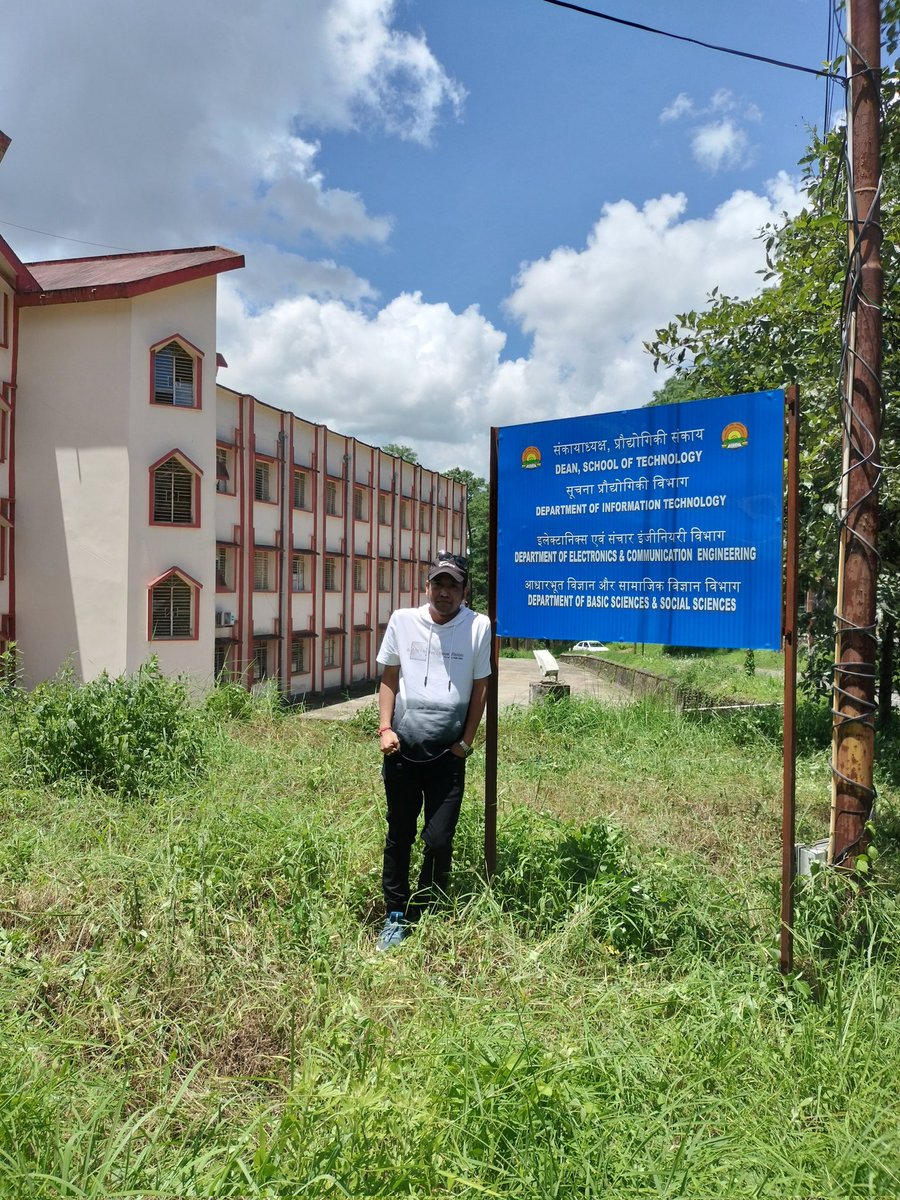 desi_casanova's tweet image. Feeling nostalgic after visiting NEHU after 11 years @nehu_shg NEHU has changed quite  a lot in these 11 years #Classof2006 #Firstbatch #ElectronicsandCommunicationEngineering  #SchoolofTechnology #NEHU #AlmaMatter