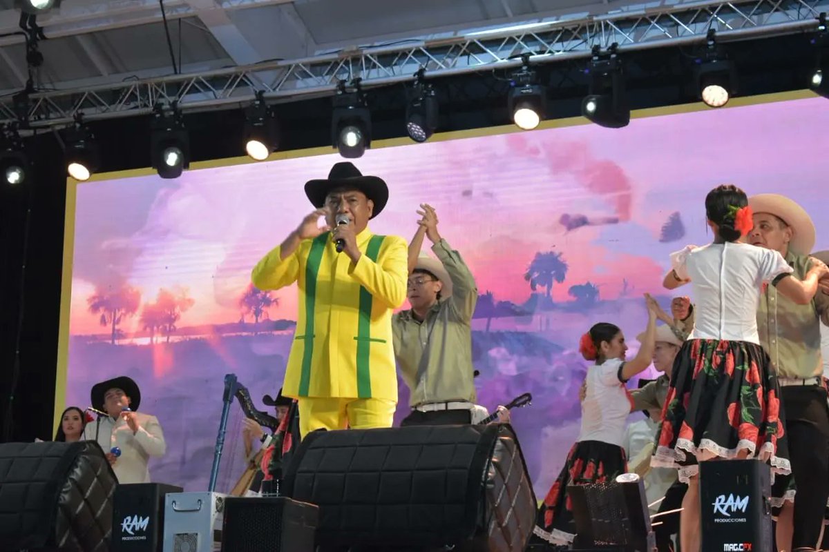 AriesVigoth4's tweet photo. Mil gracias Valledupar @FESVALLENATO por tanto amor por nuestra cultura llanera. 

@JuanGZuluaga @rmolinaraujo @torneojoropo @culturameta https://t.co/Nt4n5G3cLr