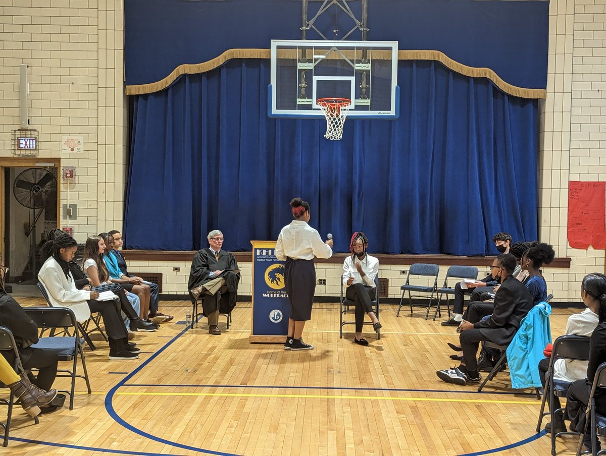 cwoverstreet's tweet photo. 7th graders demonstrated a #PeaceCircle and Mock Trial at the end of their #RestorativeJustice class led by a retired judge and local Peace Team. https://t.co/x8VmvvEOoF