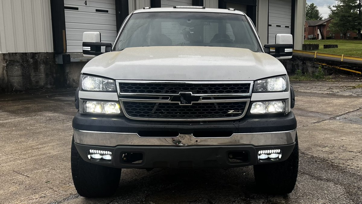ZPTVofficial's tweet photo. https://t.co/LLWyKZRhsY New video is LIVE NOW!! Finally got the 35s put on the truck!!! DON’T MISS IT!!! #diy #youtube #youtuber #diy #chevytrucks #chevy #chevysilveradoz71 #4x4 #lm7 #silverado #lifted #roughcountry #cateye #cateyesilverado #boostautoparts #upgrade #new https://t.co/Bo8pnMlyRk