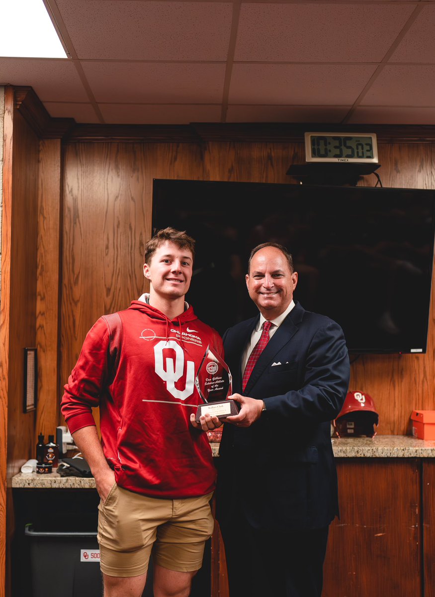 OU_Baseball's tweet image. 𝐎𝐮𝐭𝐬𝐭𝐚𝐧𝐝𝐢𝐧𝐠 𝐒𝐭𝐮𝐝𝐞𝐧𝐭-𝐀𝐭𝐡𝐥𝐞𝐭𝐞𝐬

@Rocco_Garza_G - Jay Myers Outstanding Freshman 

@wallaceclark7 - Dan Gibbens Scholar Athlete of the Year 

@kendall_pettis - AD’s Leadership Award

#COMPETE | #OB4U