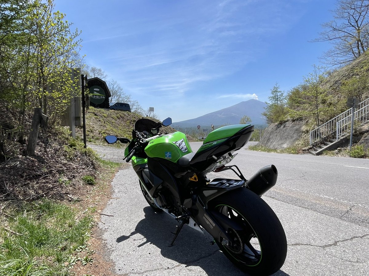 ZXR_ninja400's tweet photo. 天気良いから、浅間山が綺麗に見える⛰ https://t.co/s94yDsWSOU