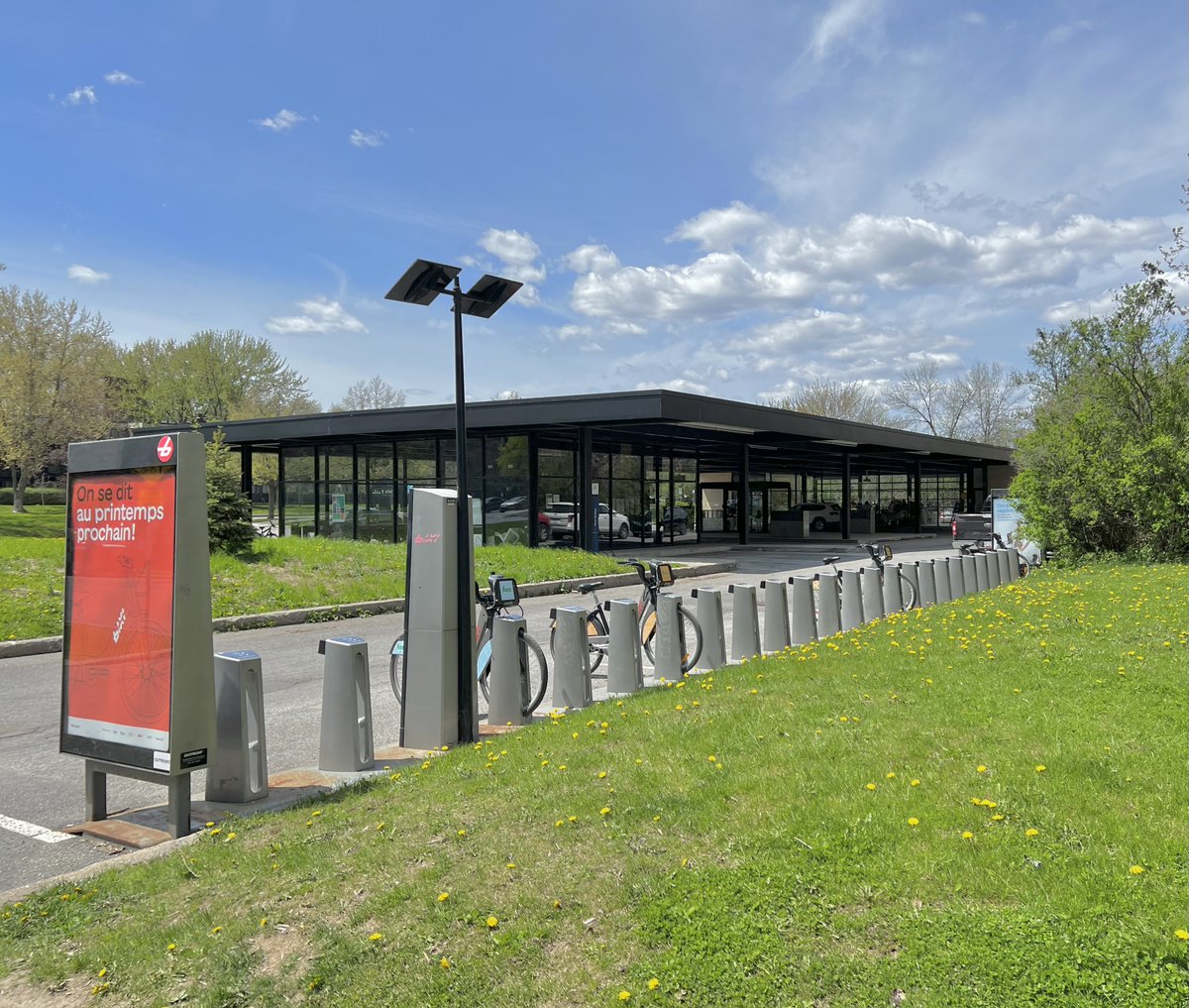 guyars's tweet photo. Mies van der Rohe et #biximtl
@BIXImontreal https://t.co/Gv76VpHKbe