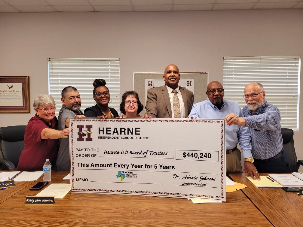 The Hearne ISD Board of Trustees is so proud to recognize all of their Teacher Incentive Allotment Designated Teachers! What a grand total! Congratulations teachers!💯💯💯💯💯💯💰💰💰💰💰💰🦅🦅🦅🦅🦅