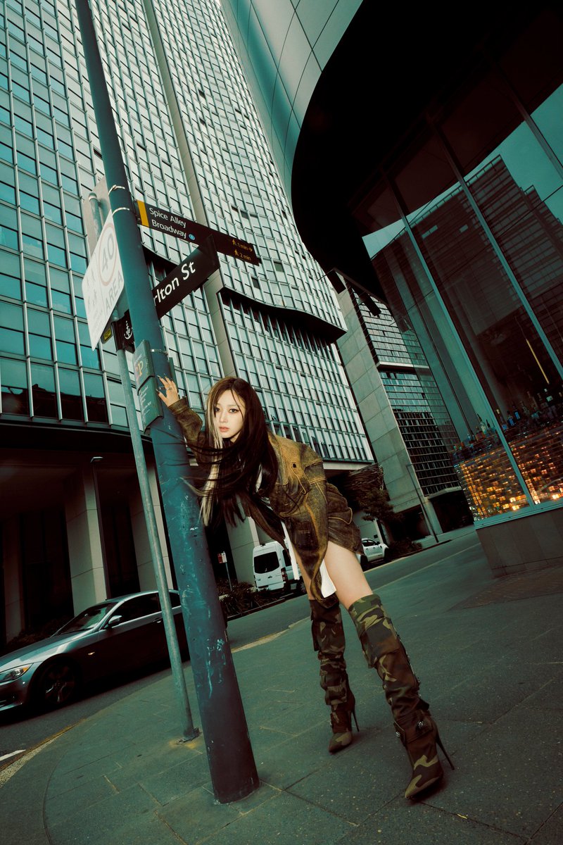 zkyujin's tweet photo. As I, your heart charmer: doth partake in a photoshoot amidst the scintillating bright city, robed in rockstar hip garb, mine eyes doth behold the vibrant energy of the metropolis, and my soul is filled with wondrous awe and delight. ੭ ֪ ֹ ❤︎ https://t.co/T8n19yxQvS