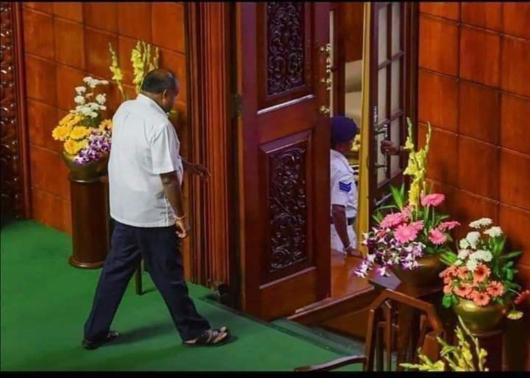 ನೆನಪಿರಲಿ
ಈ ದೃಶ್ಯ.....

<a href="/hd_kumaraswamy/">ಹೆಚ್.ಡಿ.ಕುಮಾರಸ್ವಾಮಿ | HD Kumaraswamy</a>