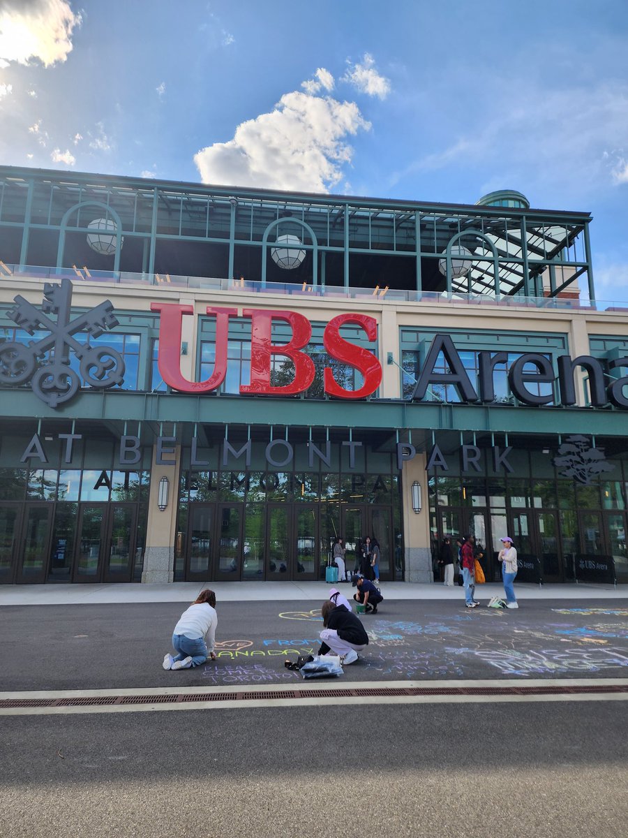 ChristaSimpson's tweet photo. We're ready for the concert tomorrow! #TXT #MOAs
#TXT_ASM_TOUR_BELMONTPARK
#TXT_ASM_TOUR_in_NEWYORK https://t.co/PQTdJH9b5e