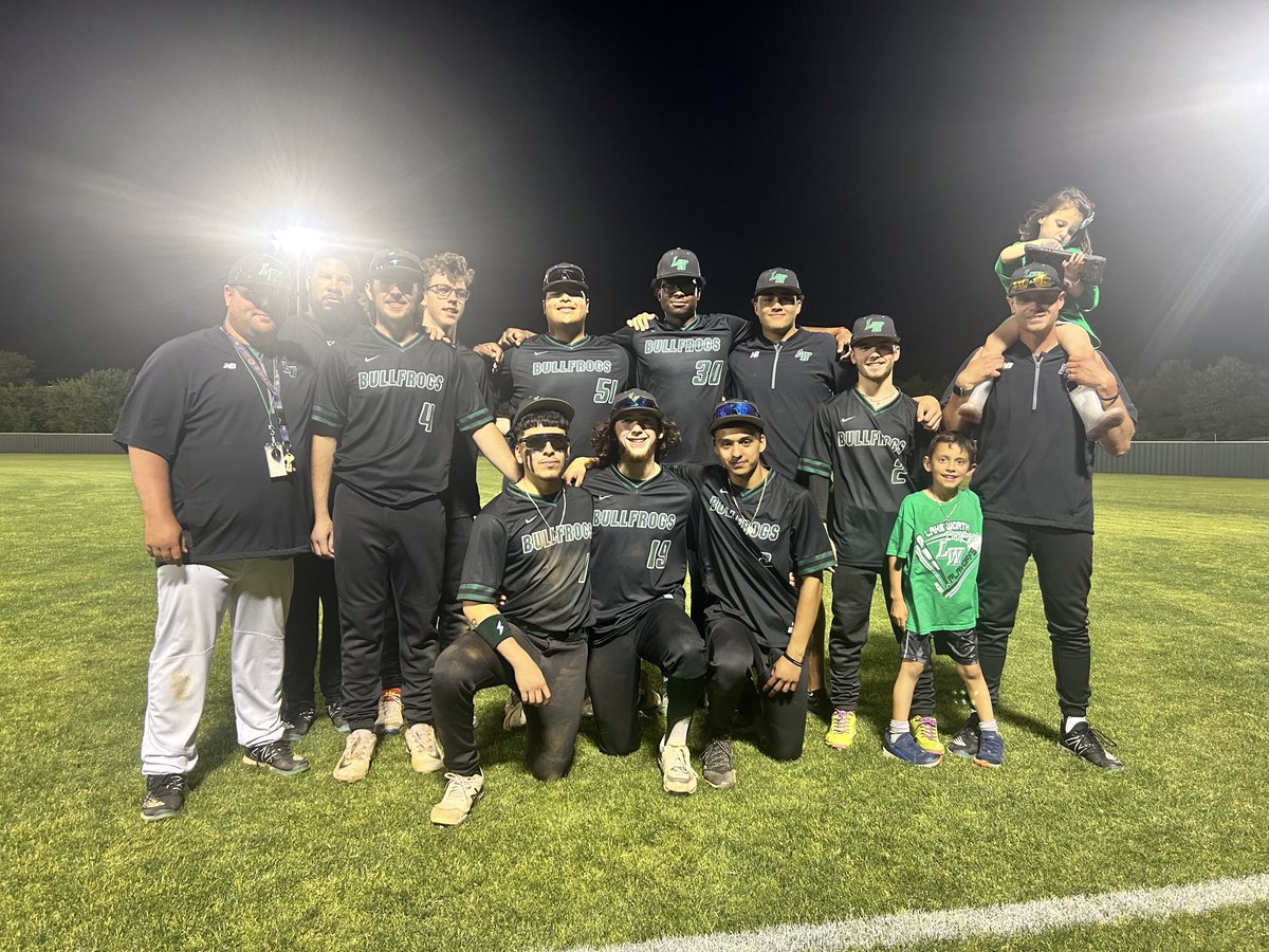 LWBullfrogBSB's tweet photo. One last picture for 2023. Our season ended Friday but what these seniors &amp; this team as a whole have done this year has set the bar for Frog Baseball teams to come. Excited for the future of Bullfrog baseball and excited for these seniors futures! ✌🏼 ❤️ 🐸 https://t.co/4mYaZOlu7f