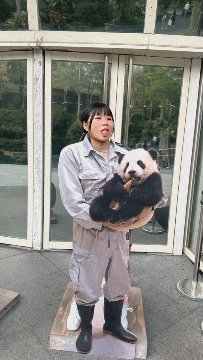 Ya 踮腳踮到快抽筋🐷 https://t.co/p8r1Rkv7Rf