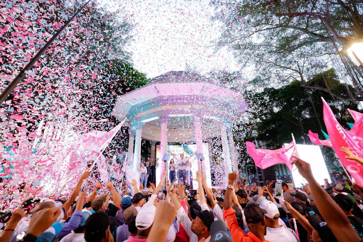 romuloroux's tweet photo. ¡Hoy los panameños decimos basta!

Vamos a terminar con la impunidad, la corrupción y el clientelismo.
Panamá es un país con mucho potencial, ¡vamos a construir un nuevo Panamá! #LosBuenosSomosMás #LoBuenoViene https://t.co/AFPdYkLQFQ