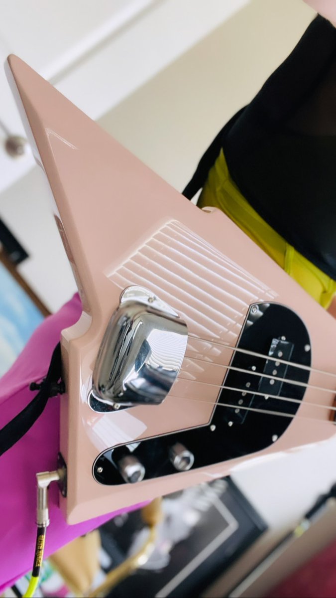 ₭₳Ɽ₳₮Ɇ, ₲Ʉ₦₴ & ₮₳₦₦ł₦₲ tweet media