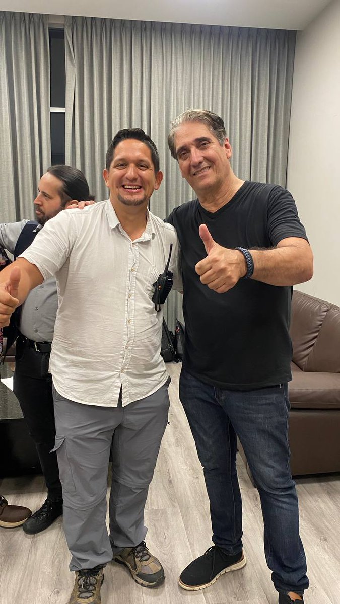 Realcam12's tweet photo. Fue un honor prestar nuestros servicios de movilización y logística a Guillermo Davila, y el Grupo Daiquiri, hasta la próxima, #realcamtravel #turismo #turismoreal #ScrappyTravel https://t.co/CPYeiGtwEY