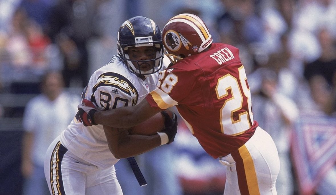 DB @darrellgreen28 played for Washington for so long, he competed against the @chargers with #DanFouts at QB (9/21/86) and with @drewbrees at QB (backup, 9/9/01).

He was a Pro Bowler at ages 24, 26, 27, 30, 31, 36 and 37.

#GoldJacketSpotlight 🧥