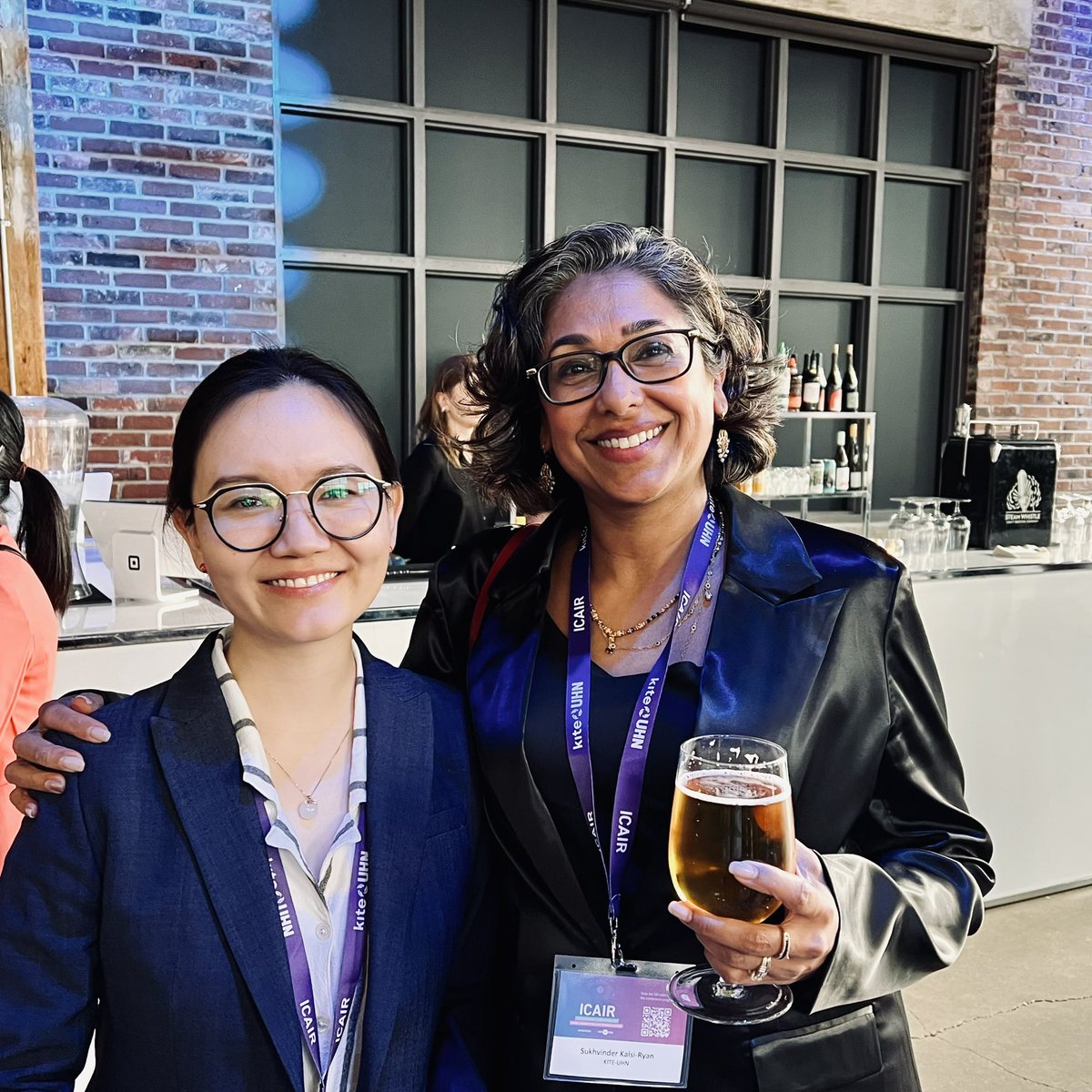 LiGuijin's tweet photo. Such a fun day at #ICAIR2023! Had a great time meeting up with my mentors, co-authors, and friends. 💜 But most importantly, super excited to share our work - mechanistically investigate the impact of SCI on SEMG using computational modeling. https://t.co/2wT04hS4YA