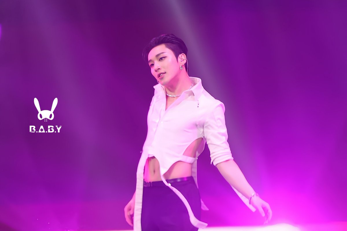 BaiduBAPBar's tweet photo. 230507 PEAK TIME演唱会
PEAK TIME Concert
피크타임 콘서트 
Hello～
@jongup_official
#钟业 #文钟业 
#피크타임 #종업 
#PEAKTIME #문종업 #팀24시 #Jongup #MoonJongup #BAP
【前线：余砚 美工：西瓜】 https://t.co/LjjnvIbkyg