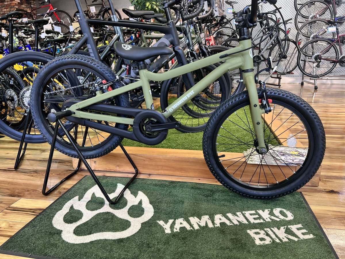 kanekoings's tweet photo. YAMANEKO BIKE 16㌅ 18㌅
発売されました!
各サイズ各色在庫ございます。
工具不要でなんとキックバイクに変身しちゃうんです‼️
#カネコイングス #YAMANEKOBIKE #ヤマネコバイク #アイデス #dbike #キックバイク #子供車 #子供用自転車 #サイクリング https://t.co/2ELL3ZFKgd