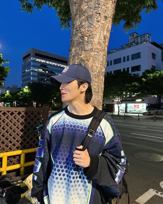 Charm, kindness, and a heart of gold. The total package? That’s me, a perfect pursuit.