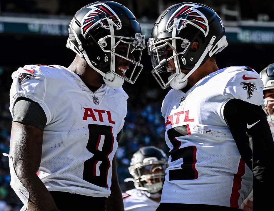 🔻Drake London is 21 years old

◾️Kyle Pitts is 22 years old

🔻Bijan Robinson is 21 years old

◾️Desmond Ridder is 23 years old

🔻O-Line is ranked within the Top 10 

Give the Falcons some time and their offense is going to be SCARY.