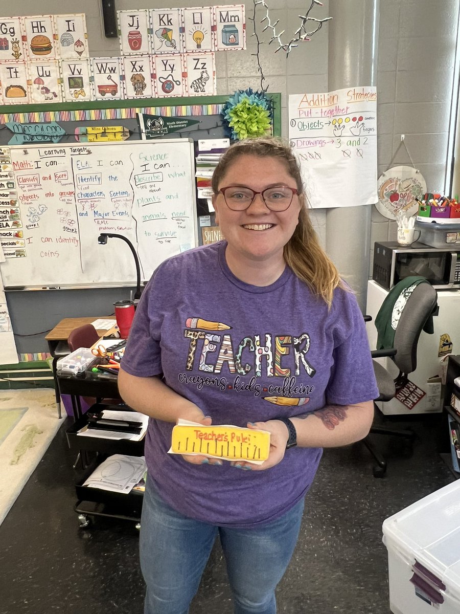 KGibson2022's tweet photo. First treat of the week for teacher appreciation week! Thank you @kieli_ferguson @IronsBird !! #TeacherAppreciationWeek #teacher https://t.co/xgykgzuxcz