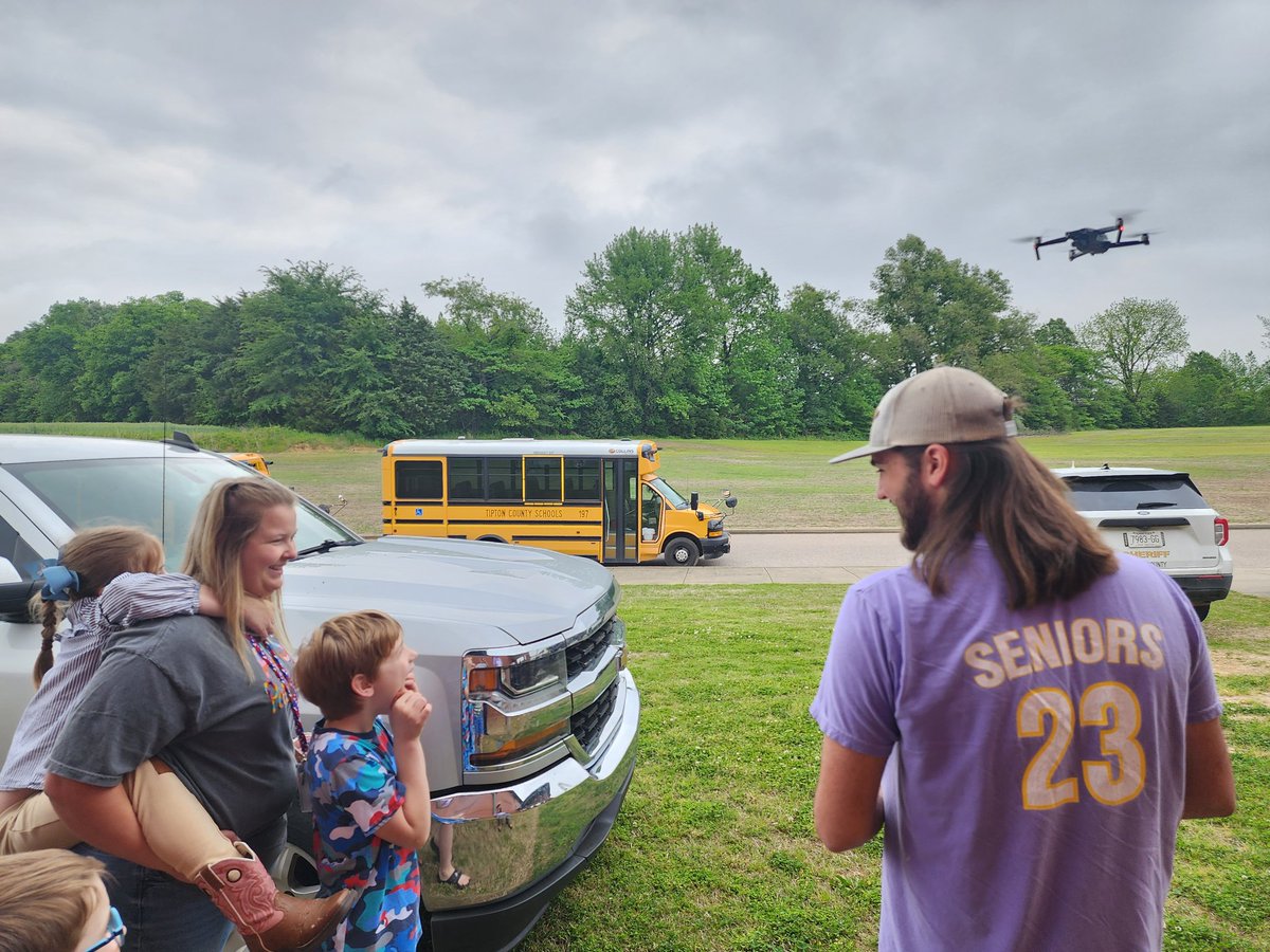 CovFFA's tweet photo. Great times at @PatriotsofAES with their career day today for the young students! Drones, welding, and sheep are always a big hit with the students! Looking forward to finishing the year strong! #stayingpositive #woocrew #endlesspossibilities #wegrowthefuture #livealittle https://t.co/NifJkpbXo2