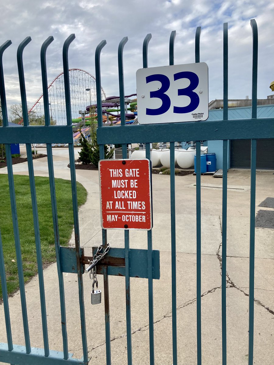 tmaxine76's tweet photo. @TonyClarkCP 
Hi Tony…. Someone left the gate unlocked 🤨 https://t.co/NvErsktL3g
