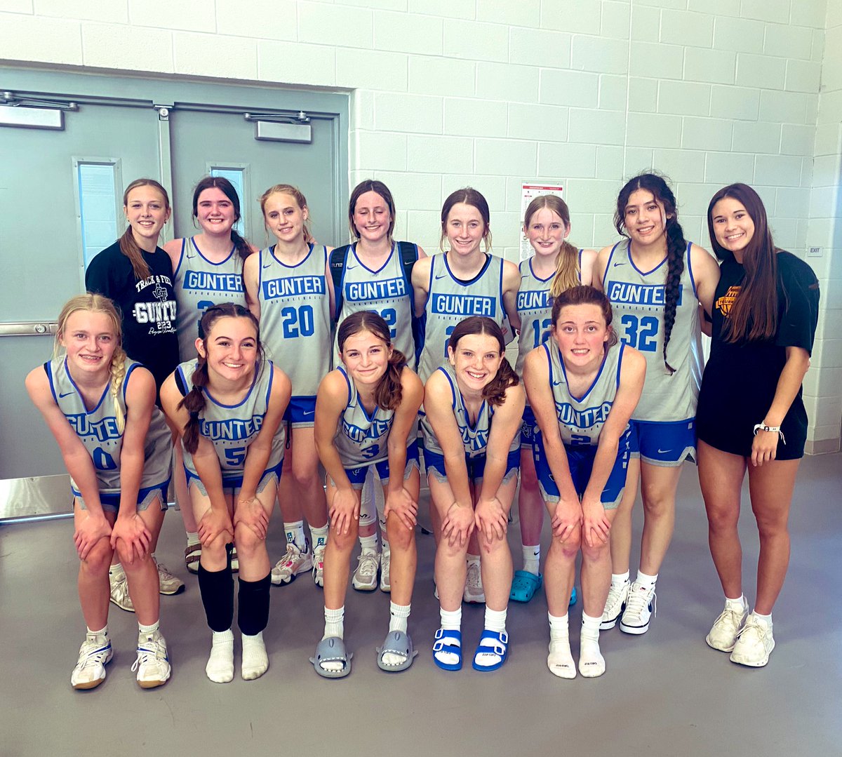 Insanely proud of these littles for getting after it this spring! Competed against some tough Varsity teams and got better each game! Excited to have them in HS next year!! Let’s go!!!! 😤💙🏀🤍
#happybirthdayharlee #missingkynlee #family #bestcoaches #buildthehouse