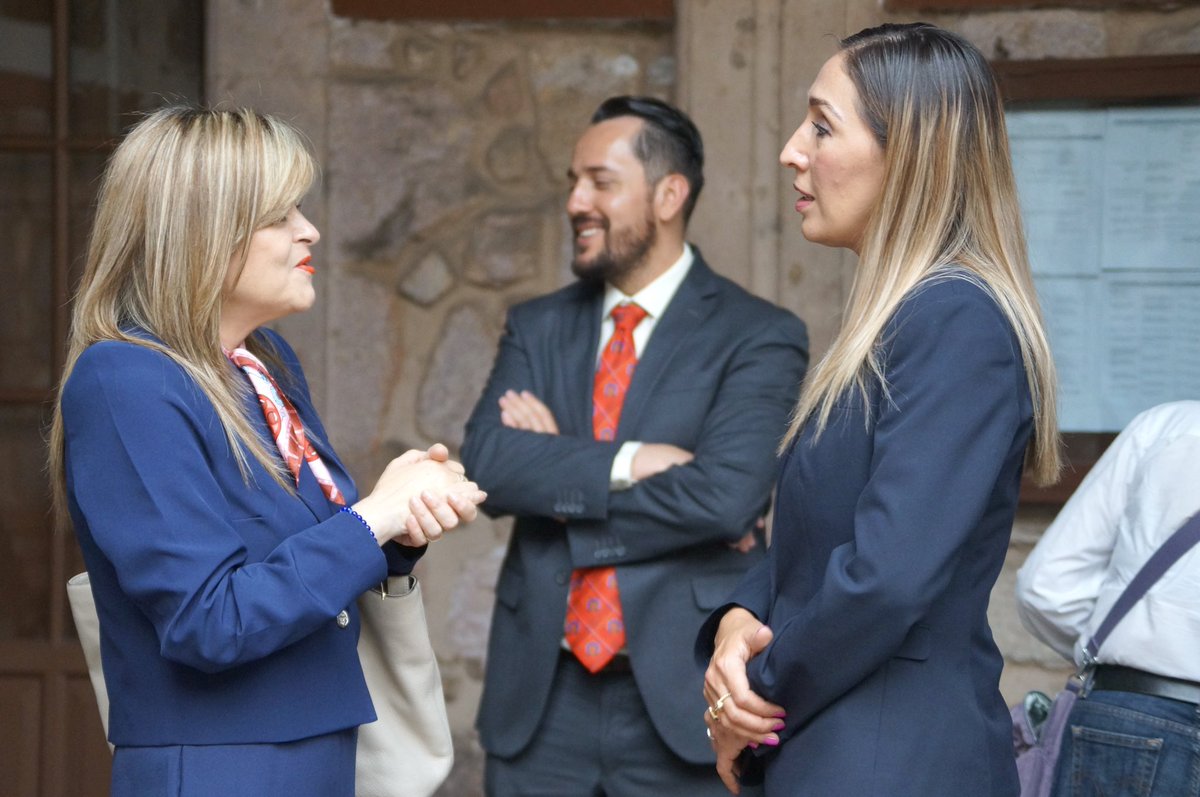 rubirangelPAN's tweet photo. Esta mañana acompañé a la  Rectora de la UMSNH, Yarabí Ávila al evento de 270 Aniversario del Natalicio de Don Miguel Hidalgo y Costilla. Saludé con mucho gusto a amigas y amigos maestros. 
#HumanistaPorSiempre
#Umsnh @RectoriaUMSNH https://t.co/SXhY8U6kGP