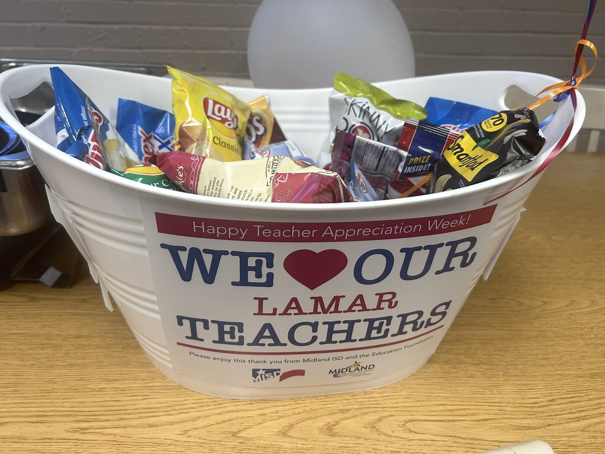 Lamar_MISD's tweet photo. With passports in hand, Lamar Delta Airlines will be stopping in New Orleans to savor a little taste of soul! Gold, Purple, and Green are the King Colors for tomorrow’s excursion! 
#TeacherAppreciationDay 
#LamarNation
#FromCrayonsToCareers
#PioneerPride https://t.co/Rc9srYctvm