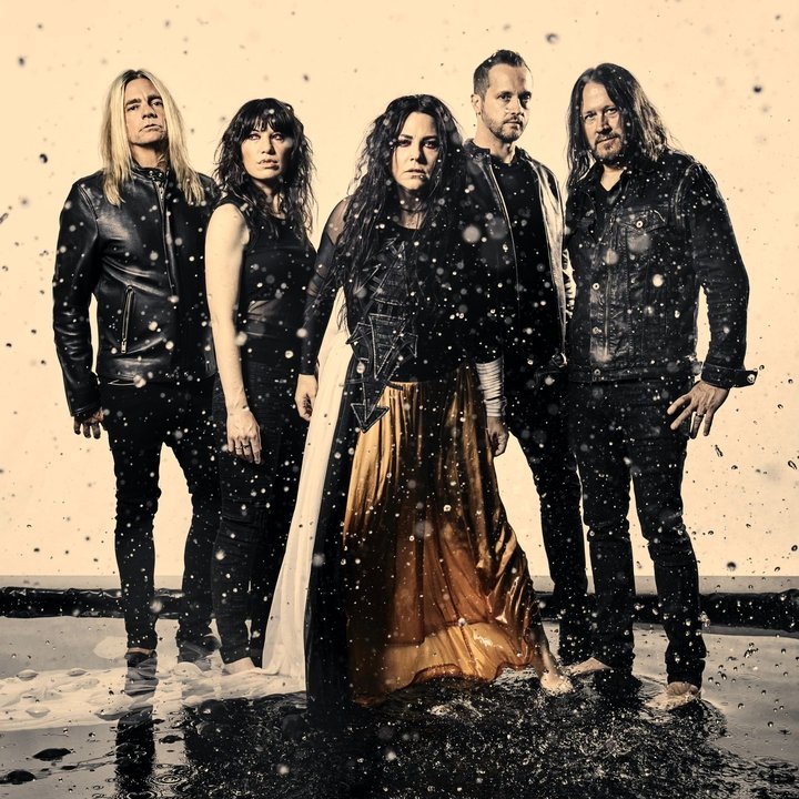 tracklist's tweet photo. 🚨 EVANESCENCE NO BRASIL! A banda se apresentará entre outubro e novembro deste ano, afirma o jornalista Flesch. https://t.co/mHsa6gjEEv
