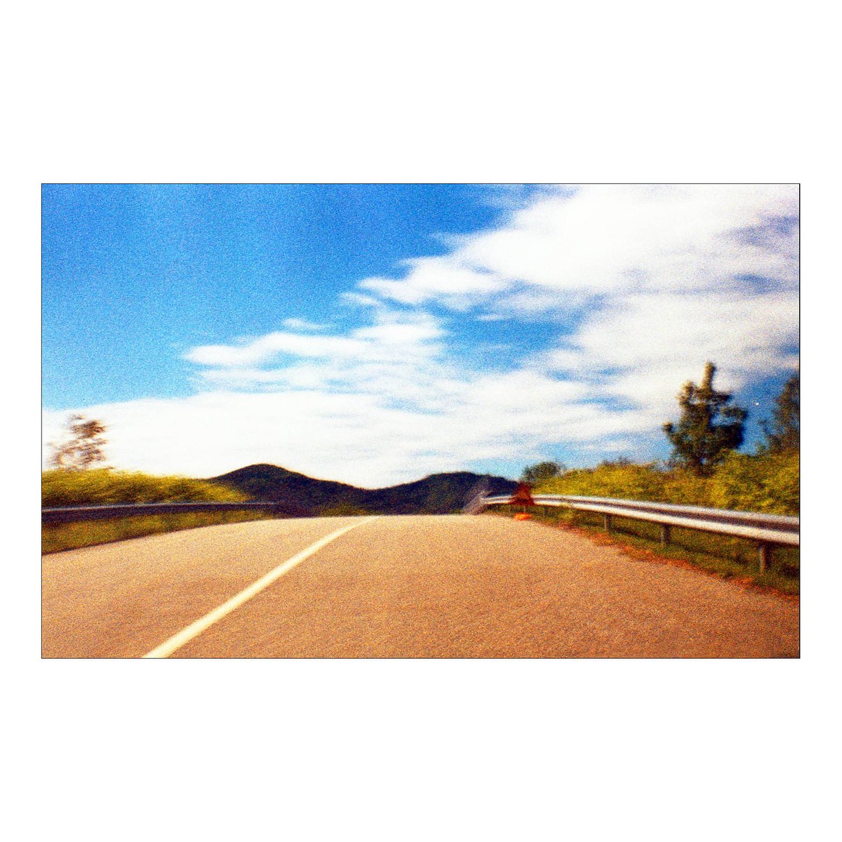 leobellandi's tweet photo. #paesaggioitaliano #fotografiaanalogica #fotografiaanaloga #baragiotta #pratosesia #filmphotography #italianlandscape #selfmadecamera #35mmfilmphotography #c41 https://t.co/4bSrcuePux