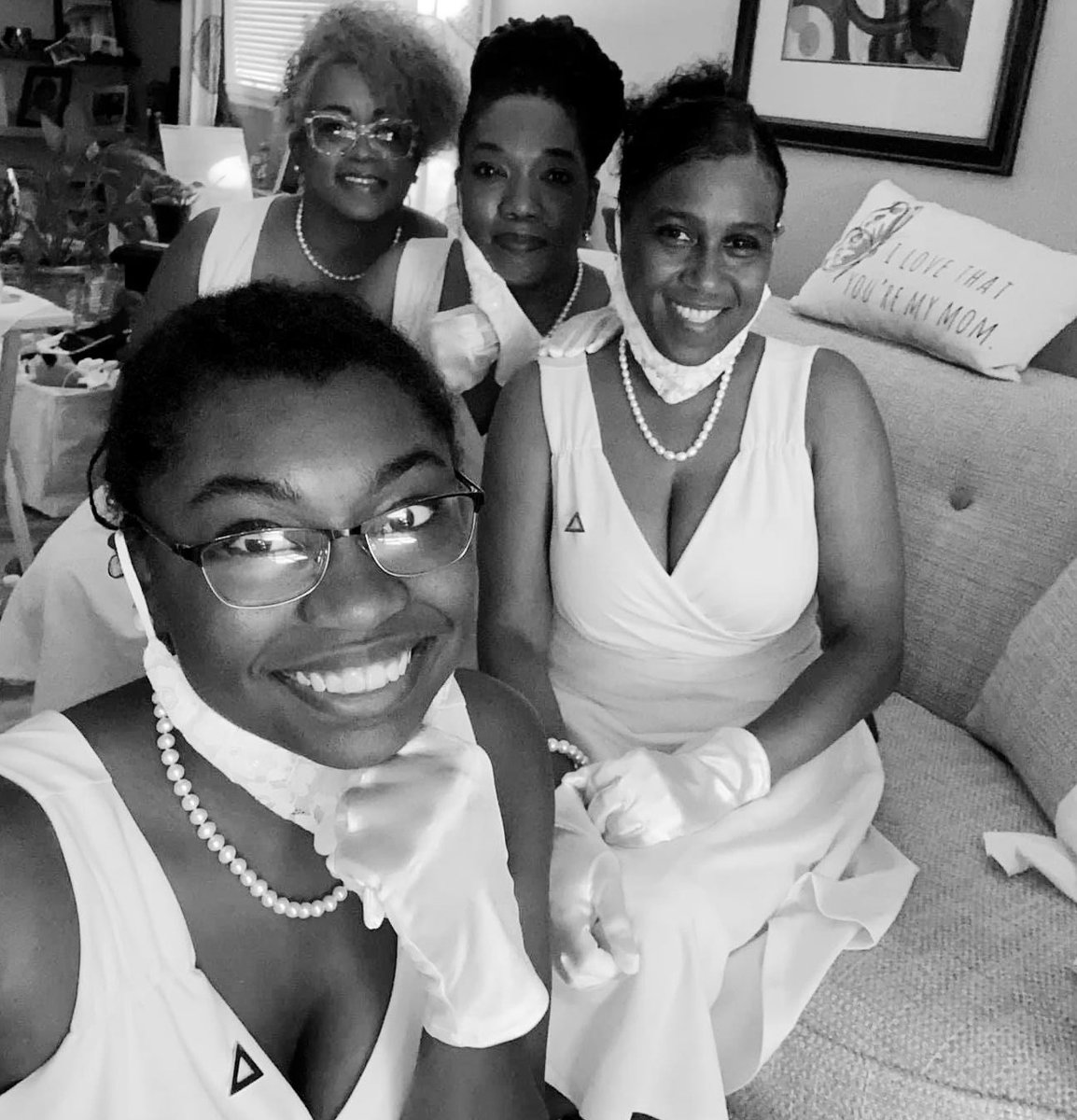 DrFaniel's tweet image. Proud educator &amp;amp; #PhiDeltaKappa @NSPDK_Pi @Nspdksorority member! ❤️💛 #fortifideFOURmation #TheTrilogy #3 #PiChapter Happy #NationalTeacherAppreciationWeek #EducatorsRock #NJ Spring 2021 
#ConstantContact #Pearlfessor 🍎 φΔΚ