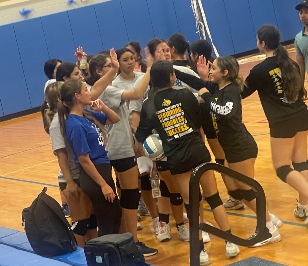 Volleyball_RHHS's tweet photo. Week 2 of May Volleyball! Proud of these girls for coming out &amp; putting in work! 💛🏐🖤They’re also competing every Wednesday in May at Port Isabel HS! Games start at 6:00pm https://t.co/sDUtyj8nvy