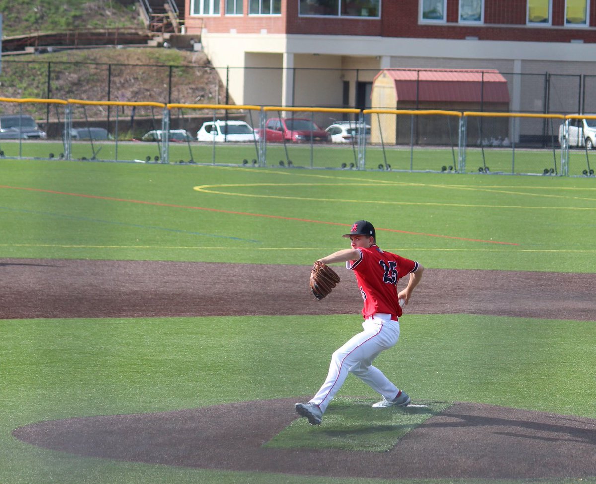 #Lopes defeat Steel Valley 10-0 in 5, behind the 💪🏼 of <a href="/ColinCrawford25/">Colin Crawford</a> who tossed a no hitter while racking up 9Ks. The bats came alive late in the game, which included 2 doubles 💥 by <a href="/jacobosborn39/">jacobosborn39</a>. <a href="/DerekBr99016601/">Derek Brooks</a> 💨 swiped 4 bases on the day. Lopes finish 9-1 in the section
