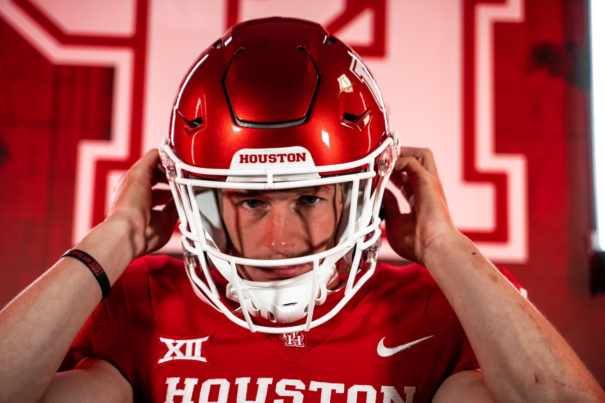 CoopHamilton12's tweet photo. Thankful for my time at Eastern New Mexico and all the people that got me where I am today. With that being said I am blessed to announce my commitment to the University of Houston. https://t.co/2RQwcyNja9