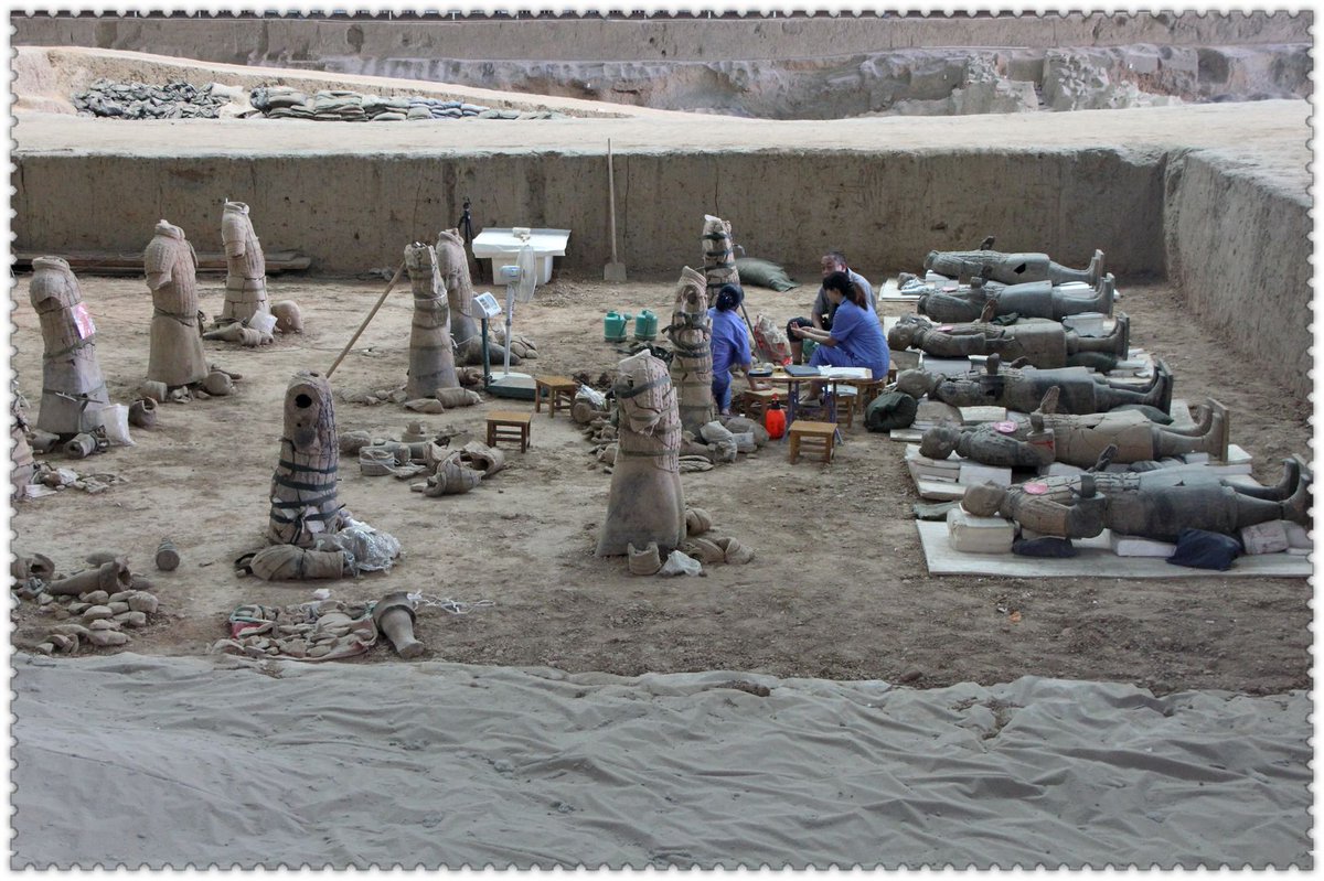 thesilkroad's tweet photo. The Terracotta Warriors Museum is located in Xi'an, Shaanxi Province of China. It is a large collection of life-size sculptures in battle formations to protect Emperor Qin Shi Huang (259 - 210BC). In 1987, the Terracotta Warriors were listed in the world heritage list by #UNESCO. https://t.co/zy2K0DGpkc