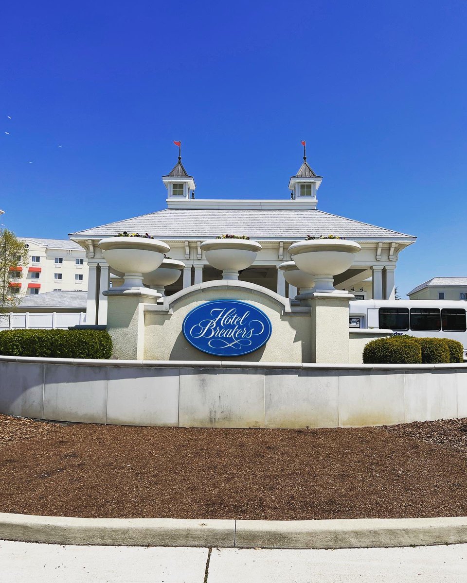 Kerneycation's tweet photo. Check out our latest post from @cedarpoint Hotel Breakers! 

https://t.co/an4ERxC8OP

#CedarPoint #HotelBreakers https://t.co/TOTR3SNj5y
