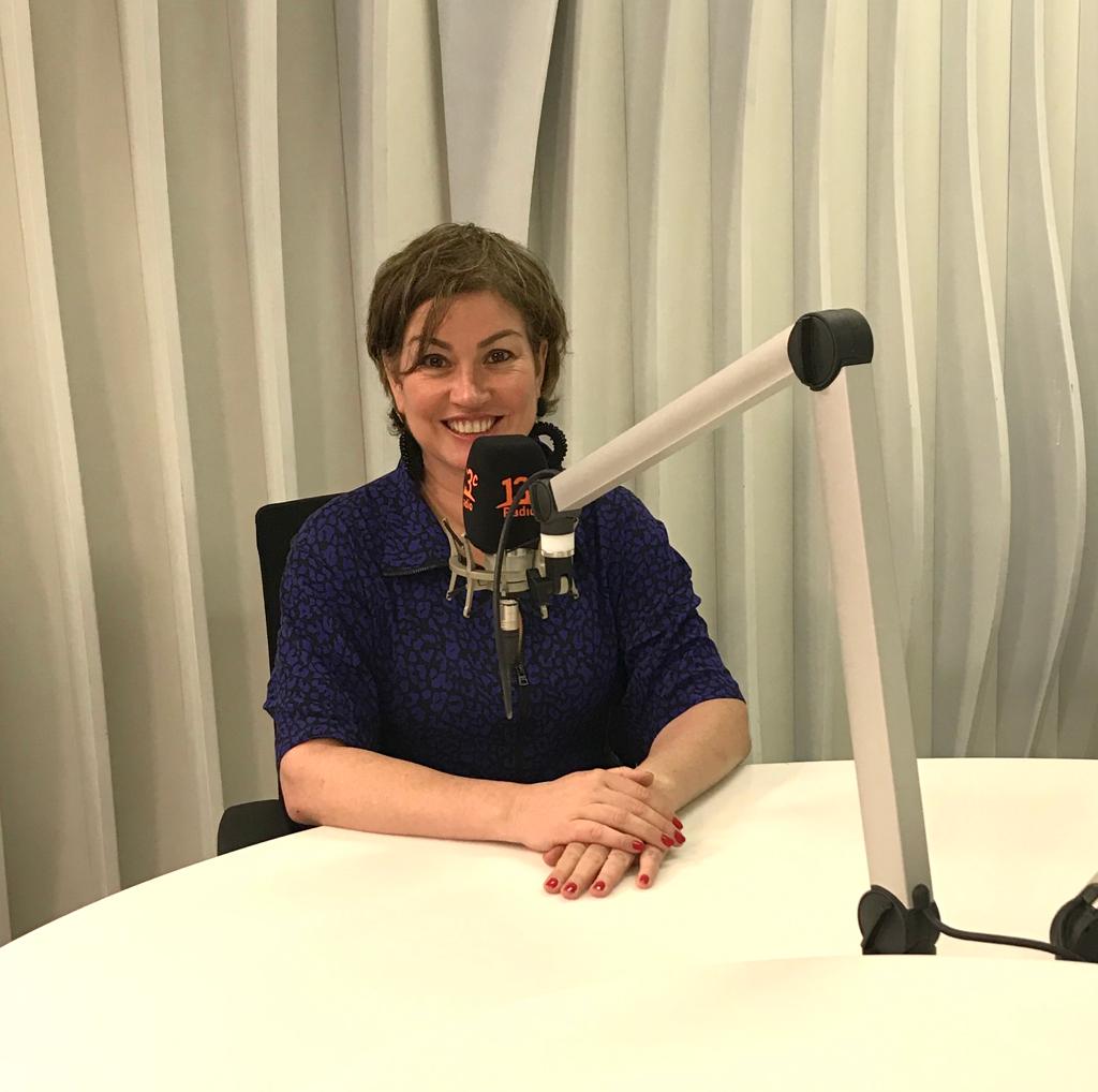 Javiera Contador ya está en #creadores hablando con <a href="/Ifranzani/">Ignacio Franzani</a> de su múltiples proyectos, la vuelta de Casado con Hijos con su personaje de la Kena, su película "Desconectados" y su tan característico multitasking. Sigue la entrevista en 13cradio.cl 📻