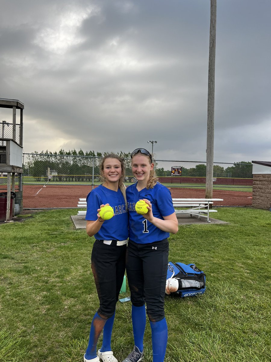 alucht07's tweet photo. We finally both connected in the same game. Went Back to Back with our senior stud. 💣💪 So glad I get to spend a season with you. @bryn_wright04 @BearcatSB1 @16uPaulson #BeProudBePremier https://t.co/j4IpTWwi2W