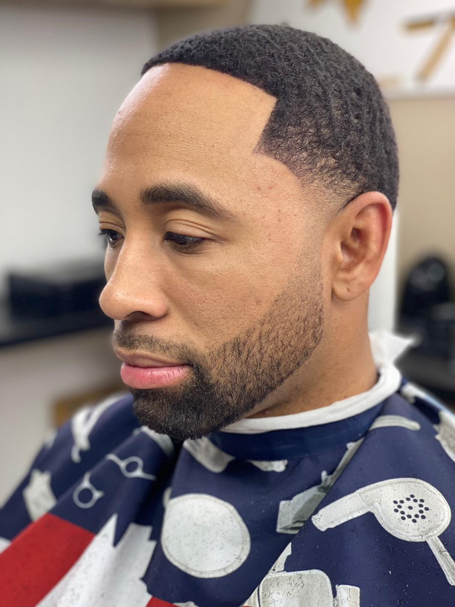 DerrickRHall's tweet photo. A fresh cut does wonders!!! Feeling brand new 🙌🏻 💇🏽‍♂️💈

#Actor #Model #MovieMaker #FilmMaker #barbershop #Haircut #Movie #MondayThoughts https://t.co/H4oG8qpmHt