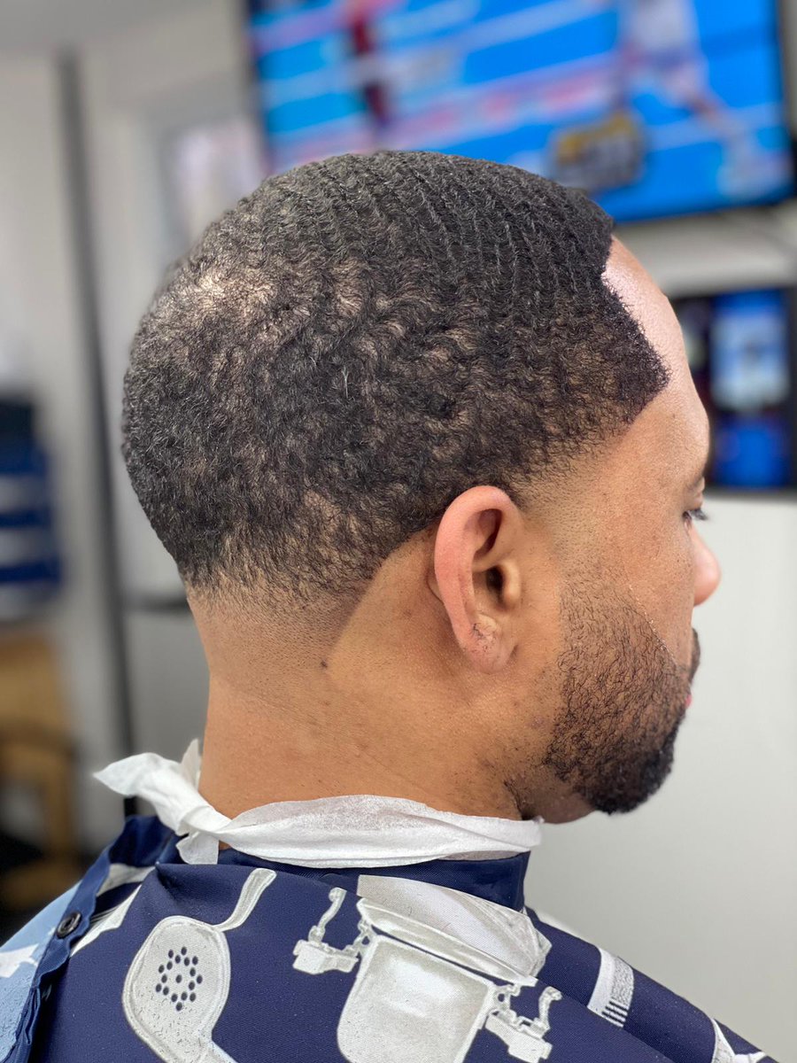 DerrickRHall's tweet photo. A fresh cut does wonders!!! Feeling brand new 🙌🏻 💇🏽‍♂️💈

#Actor #Model #MovieMaker #FilmMaker #barbershop #Haircut #Movie #MondayThoughts https://t.co/H4oG8qpmHt