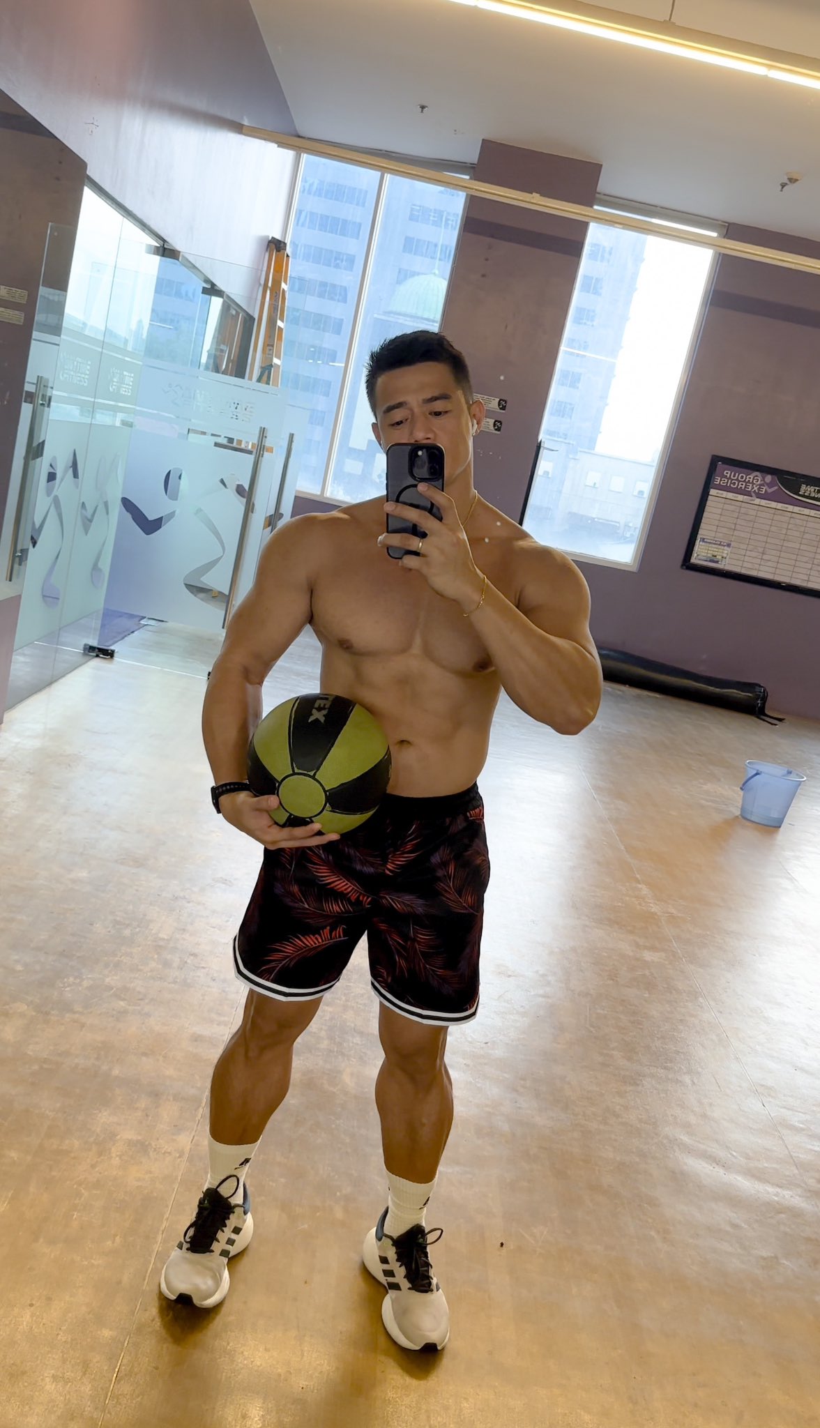 FvpNUT2aQAApTEC?format=jpg&name=large