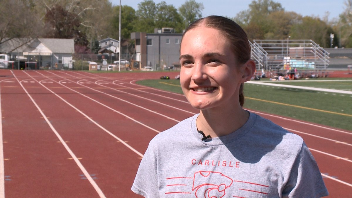 MarkFreundTV's tweet photo. How did Maya Bergstrom become one of Class 3A's best distance runners? Believe it or not, the answer involves a little bribery and a used treadmill.

We feature the @CarlisleGXCTF junior tonight at 10 @SoundOFF13! #iahstrk https://t.co/xb30AaRCkt
