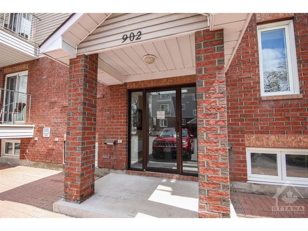 Lisa_ur_Realtor's tweet photo. Do you know someone looking for a great #property in #Embrun?   #realestate https://t.co/l4jkCYNU1X https://t.co/1fhFZsszrz