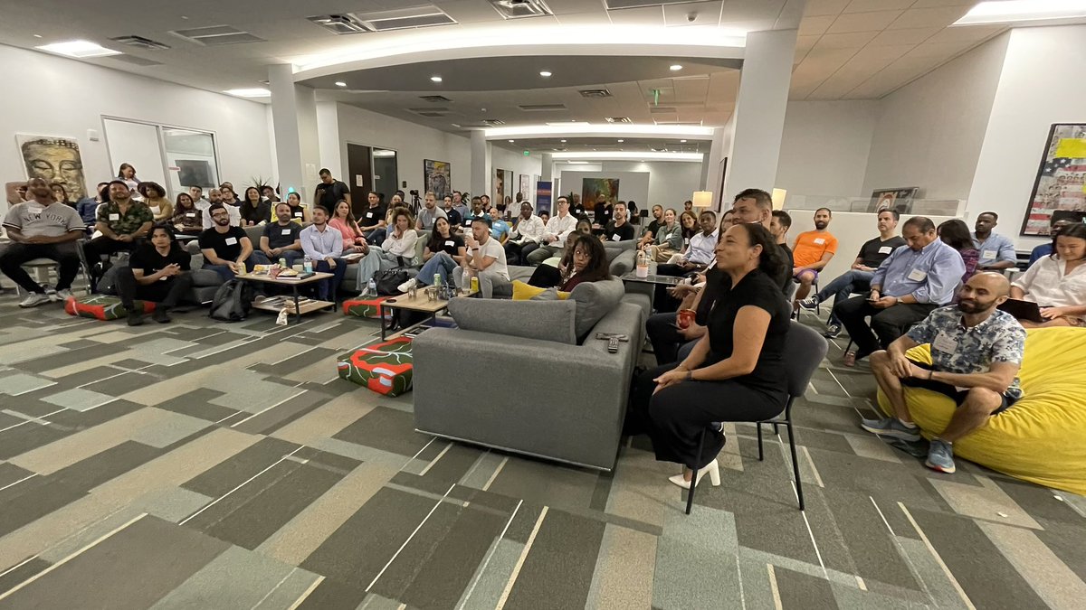 burhansebin's tweet image. First session of Built in Miami Zero to One🚀 #FullHouse #itstimetobuild