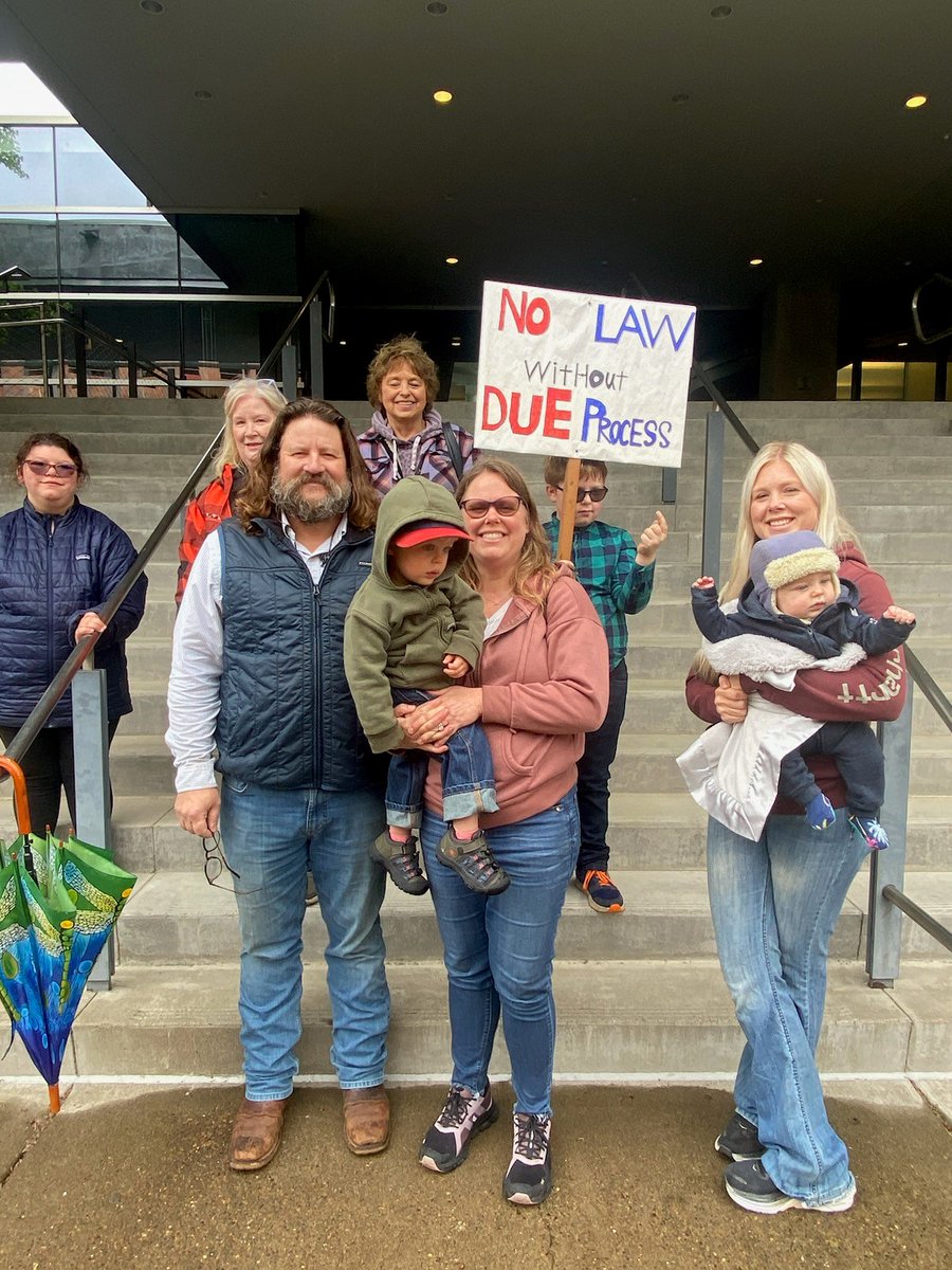 "A society cannot stand when there is no due process." 
- <a href="/CedricHaydenOR/">Cedric Hayden</a> protesting at the US District Courthouse in Eugene
#orpol #orleg

oregoncapitalchronicle.com/2023/05/08/hay…