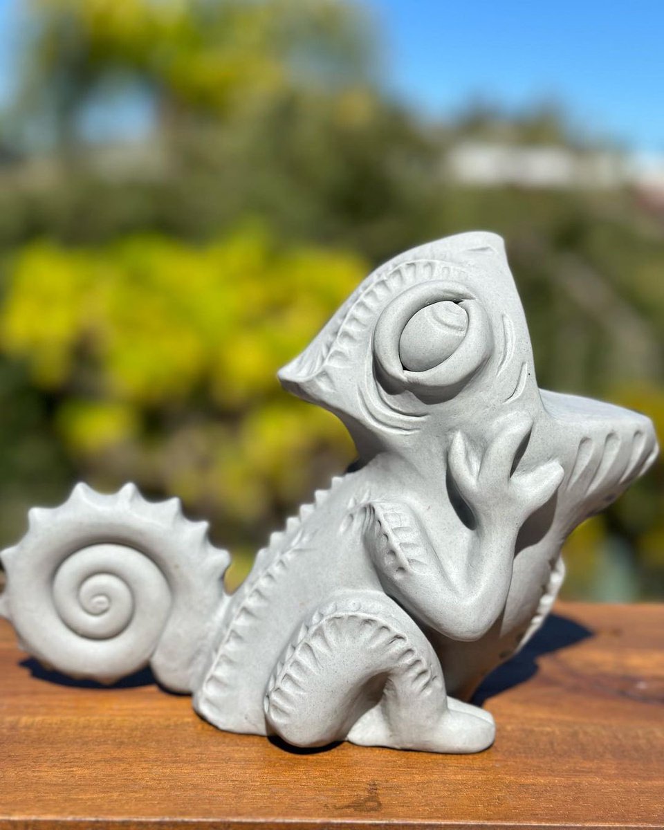 Don’t be fooled by the camouflage… this new cocktail mug from Riki Tat Tiki will surely stand out in a crowd! 🦎 Joe “The Suffering Chameleon” will make its debut at San Diego in August. Tickets for the Tiki Oasis event go on sale today, May 8th, at 6pm PDT / 9pm EDT.